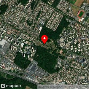 Map showing location at 48.994887, 2.210193