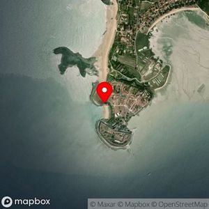 Map showing location at 46.011579, -1.177833